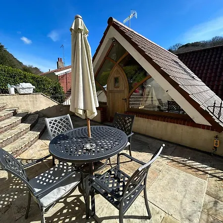 Apartment 1 Bed - Sleeps 2 Patio Parking & Wifi St Aubin