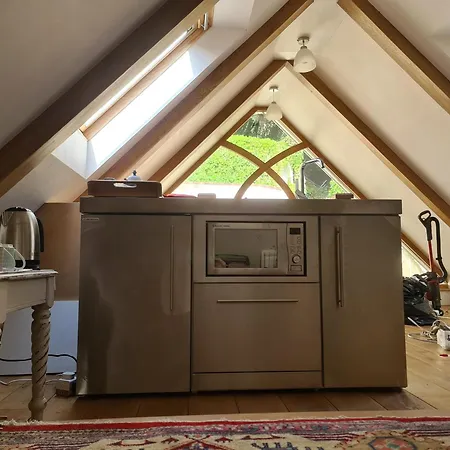 1 Bed - Sleeps 2 Patio Parking & Wifi Apartment St Aubin