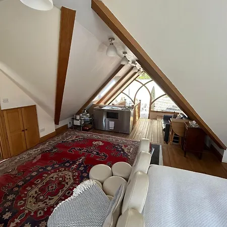 1 Bed - Sleeps 2 Patio Parking & Wifi * St Aubin