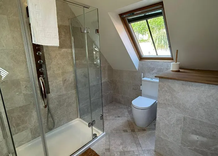 1 Bed - Sleeps 2 Patio Parking & Wifi