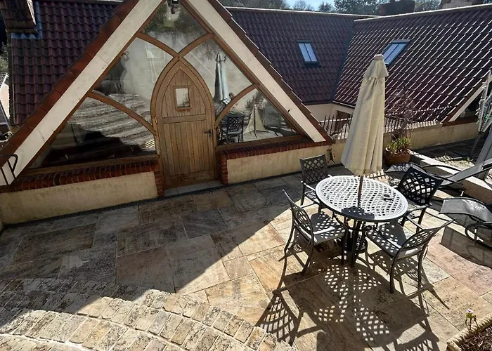 1 Bed - Sleeps 2 Patio Parking & Wifi Apartament