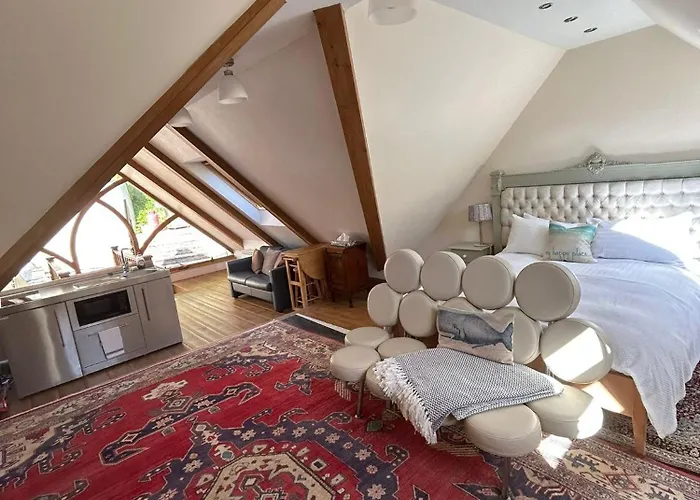 Apartament 1 Bed - Sleeps 2 Patio Parking & Wifi St Aubin