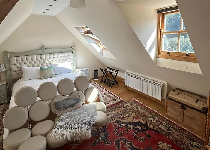 1 Bed - Sleeps 2 Patio Parking & Wifi * St Aubin