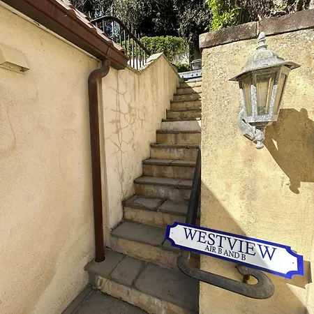 1 Bed - Sleeps 2 Patio Parking & Wifi Apartment