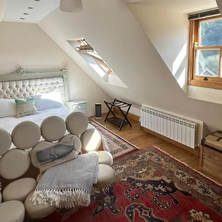 1 Bed - Sleeps 2 Patio Parking & Wifi * St Aubin