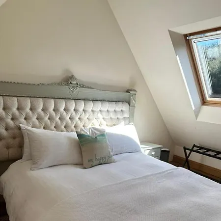 1 Bed - Sleeps 2 Patio Parking & Wifi Apartment