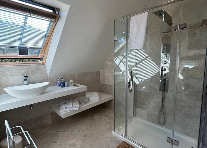 1 Bed - Sleeps 2 Patio Parking & Wifi *